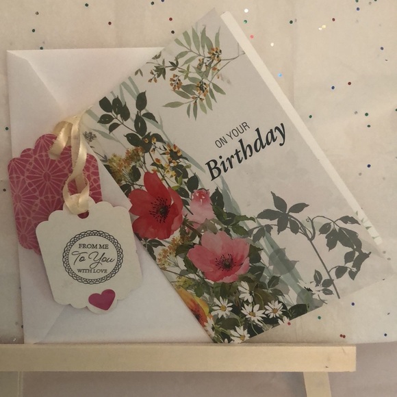 Birthday Greeting Card with envelope and two handcrafted gift tags - Picture 11 of 11